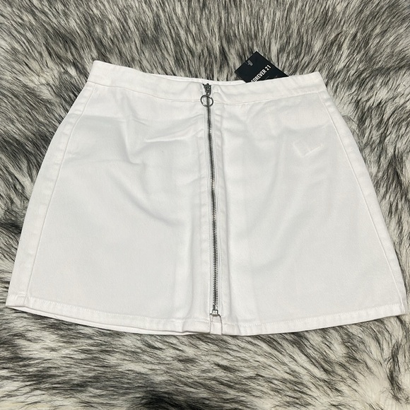 NWT F21 Contemporary Zip Front White Denim Skirt Small - Picture 5 of 8